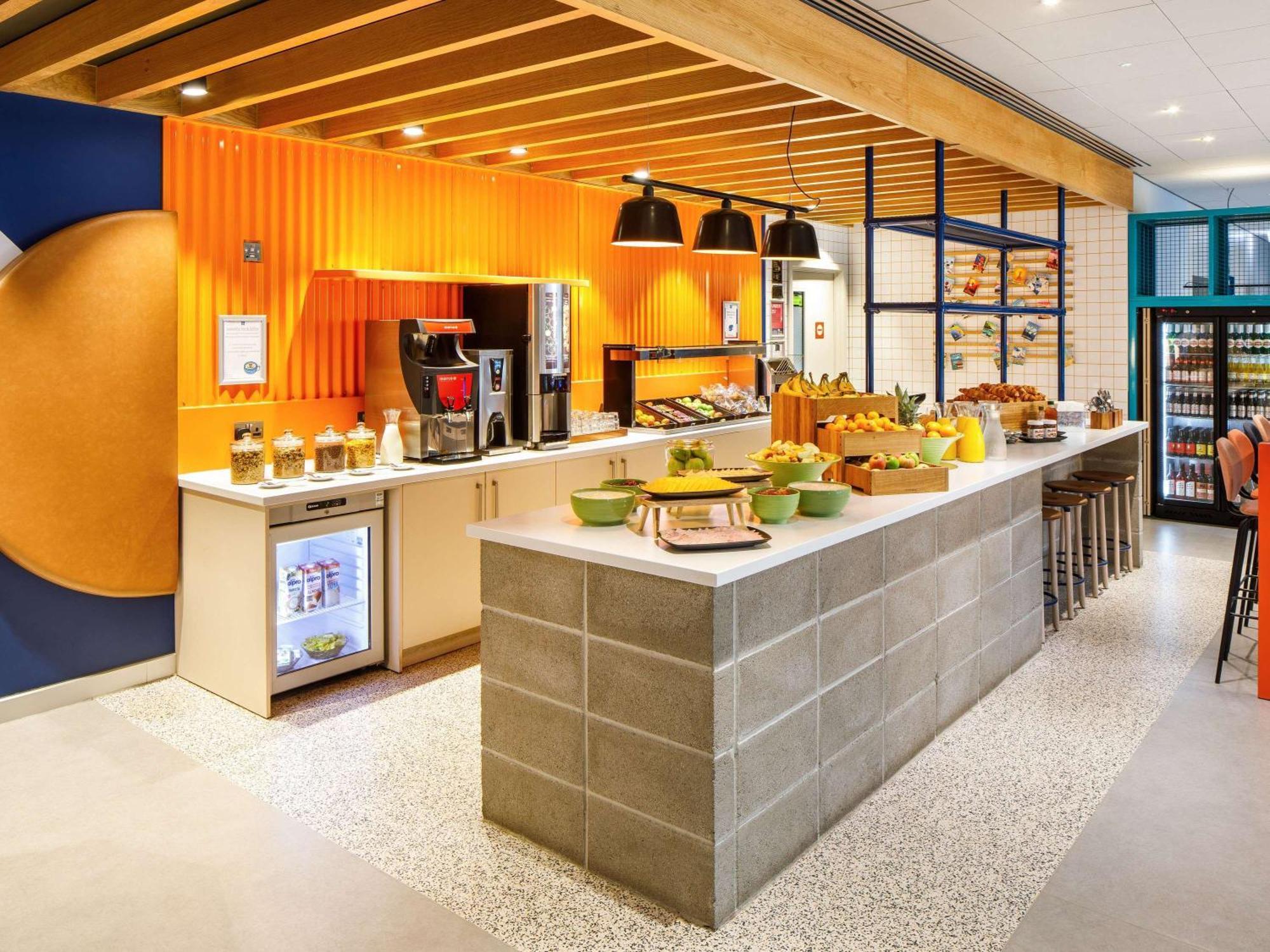 Hotel Ibis Budget Manchester Airport T2 2*